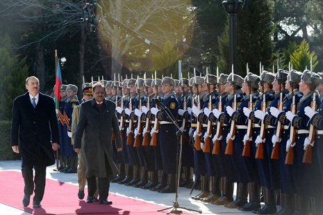 Pakistani president pays respect to national leader Heydar Aliyev and Azerbaijani heroes